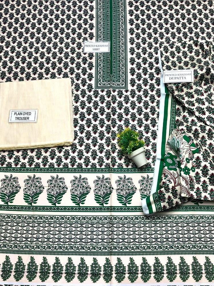 3 Pcs Women's Unstitched Khaddar Printed Suit